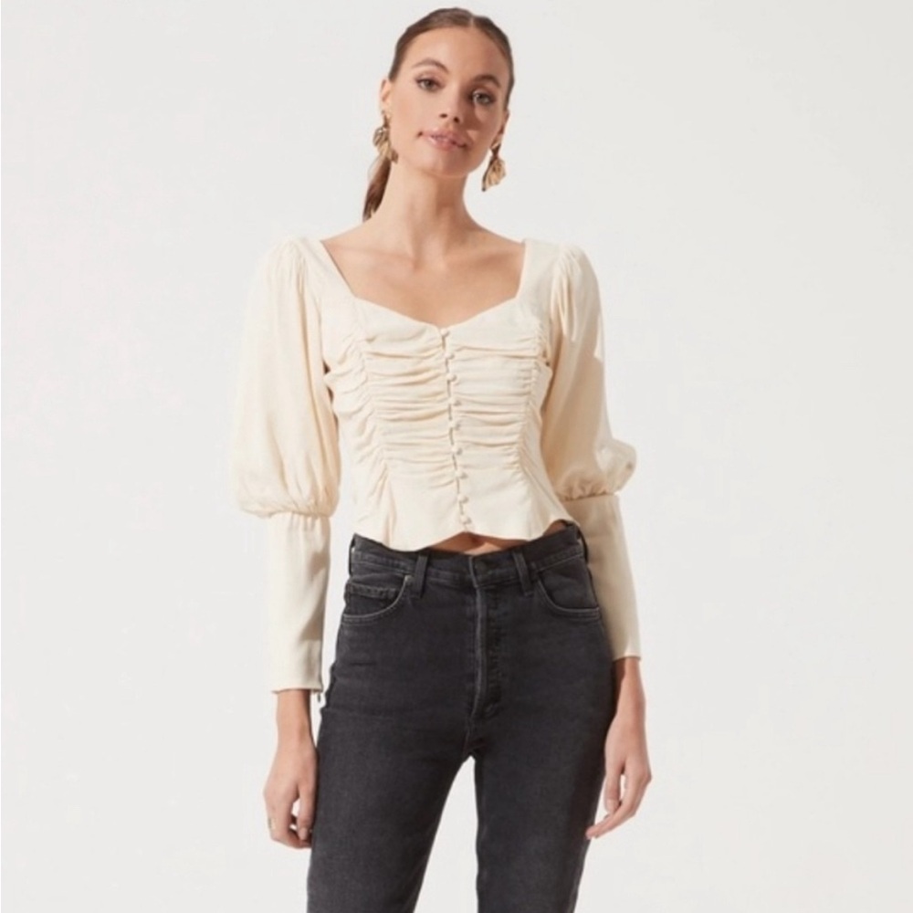 ASTR Cream Top Button down